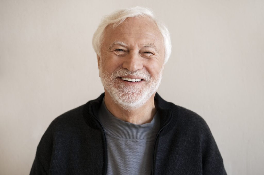 Próteses totais podem transformar seu sorriso e sua vida!