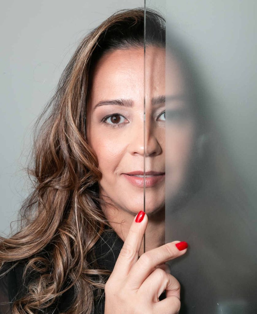 Lente de contato dental desgasta o dente