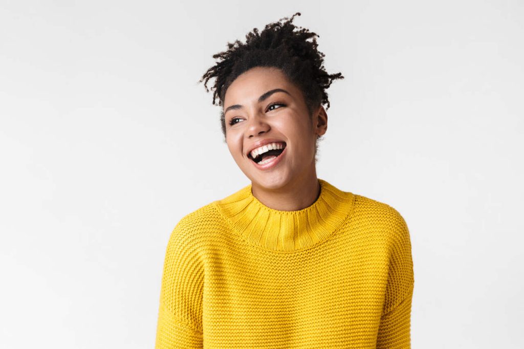 O sorriso não é vaidade. É saúde emocional